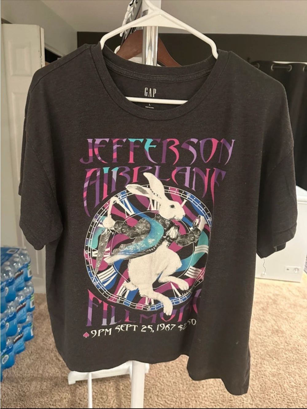 GAP Black Short-Sleeve Graphic Tee with Multicolor Rabbit Print